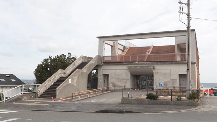 神湊港船客待合所